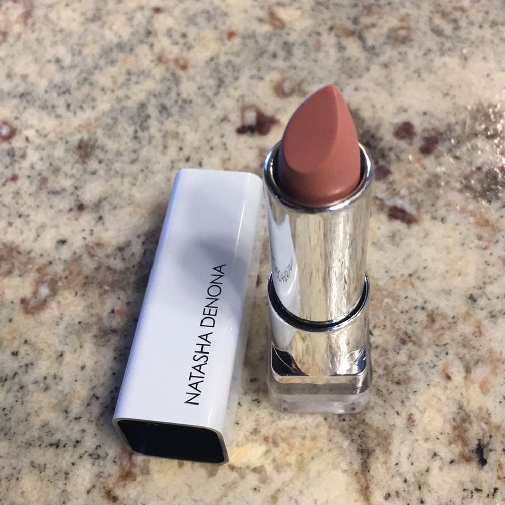 Natasha Denona lipstick #17 Warm Rose
